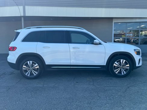 Used 2024 Mercedes-Benz GLB 250 4MATIC w/ Exclusive Package image 6