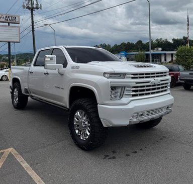 Used 2021 Chevrolet Silverado 2500 High Country w/ Technology Package image 2
