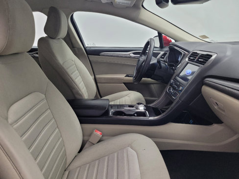 Used 2020 Ford Fusion SE image 21