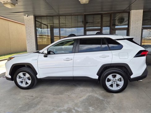 Used 2021 Toyota RAV4 XLE image 3