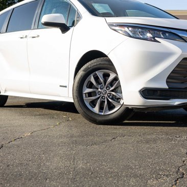 Used 2021 Toyota Sienna LE image 10