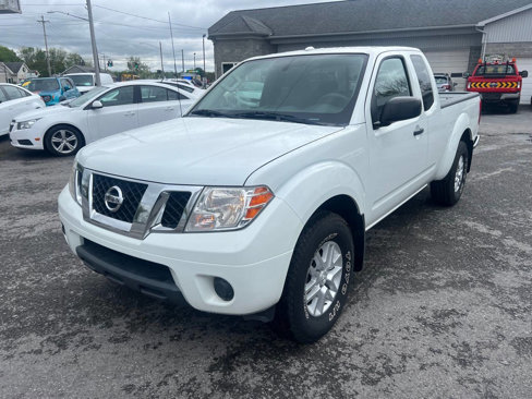 Used 2018 Nissan Frontier SV image 1