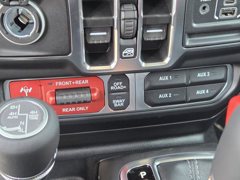 New 2025 Jeep Wrangler Unlimited Rubicon 4xe image 16