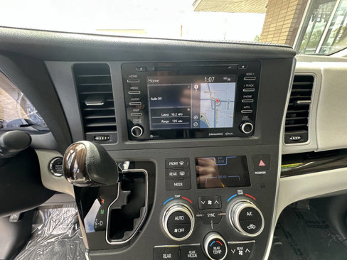 Used 2019 Toyota Sienna AWD image 6