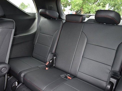 New 2026 Chevrolet Traverse Z71 w/ Driver Confidence Package image 10