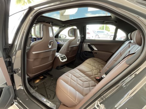 New 2026 BMW 740i w/ Executive Package image 25