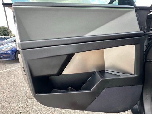 Used 2024 Tesla Cybertruck AWD Crew Cab image 15