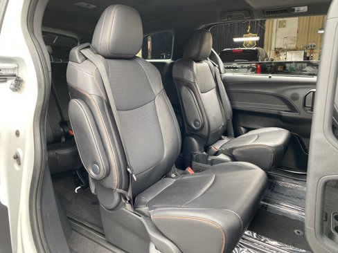 Used 2024 Toyota Sienna XSE image 21