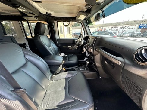 Used 2018 Jeep Wrangler Unlimited Sport image 11