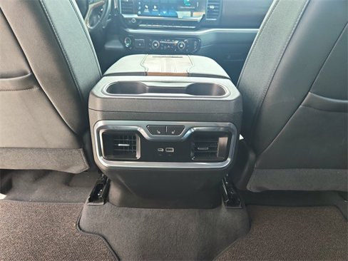 Used 2024 Chevrolet Silverado 3500 High Country image 23