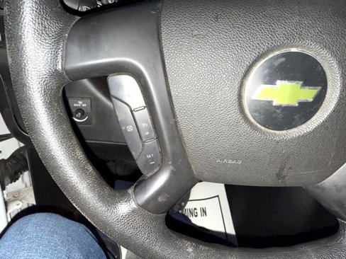 Used 2016 Chevrolet Express 2500 image 26