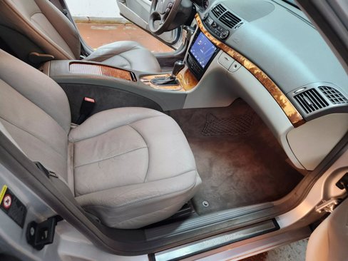 Used 2008 Mercedes-Benz E 320 BlueTEC Sedan image 15