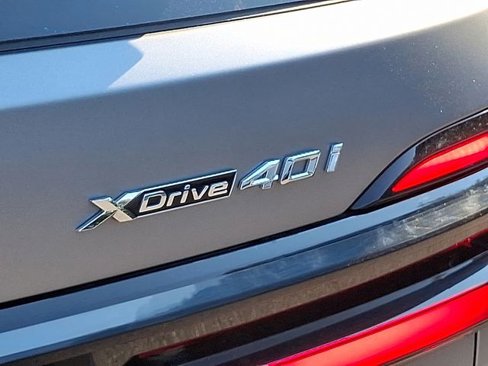 Used 2024 BMW X7 xDrive40i w/ M Sport Package image 40