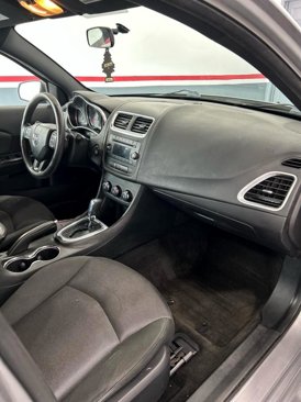 Used 2013 Dodge Avenger SE image 21