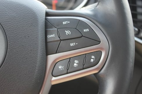 Used 2021 Jeep Cherokee Limited image 14
