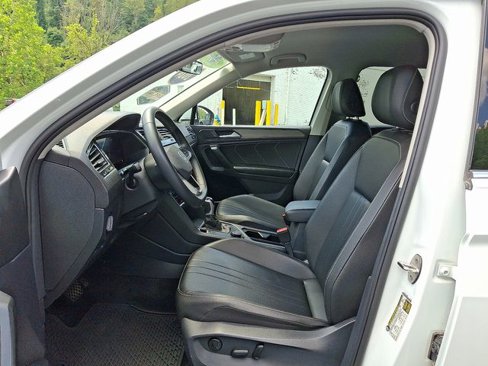 Used 2024 Volkswagen Tiguan Wolfsburg Edition image 15