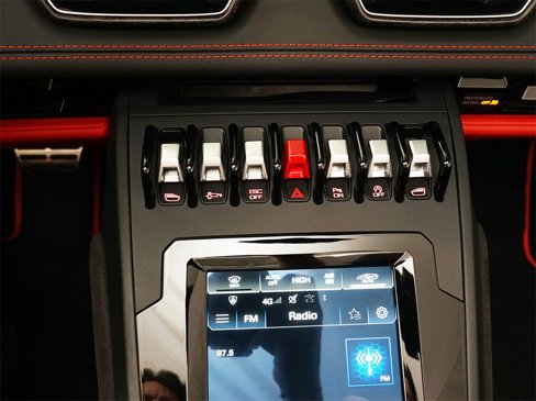 Used 2022 Lamborghini Huracan EVO image 18
