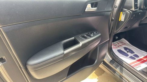 Used 2019 Kia Sportage LX image 10