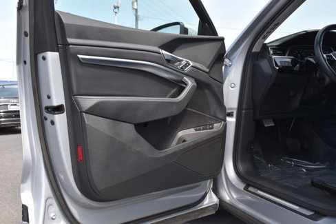 Used 2022 Audi e-tron Premium image 13