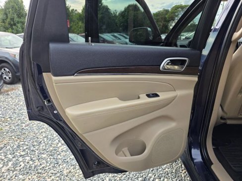 Used 2018 Jeep Grand Cherokee Limited w/ Luxury Group II image 16