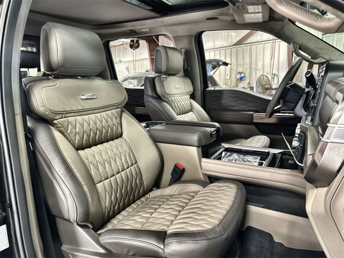 New 2025 Ford F350 Platinum image 31