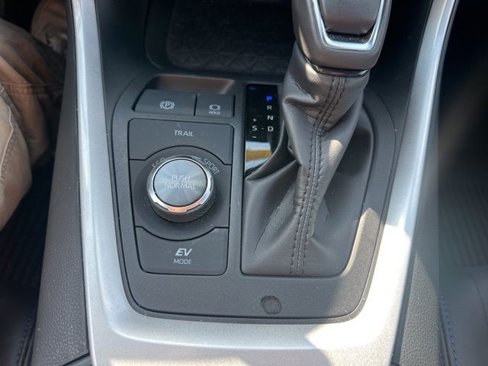 Used 2024 Toyota RAV4 XSE image 32