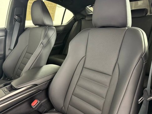 Used 2025 Lexus IS 500 image 18
