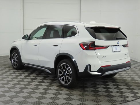 Used 2025 BMW X1 xDrive28i w/ Premium Package image 8