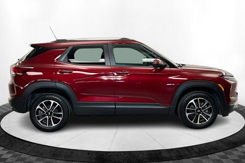 Used 2025 Chevrolet TrailBlazer LT w/ LT Cold Weather Package image 6