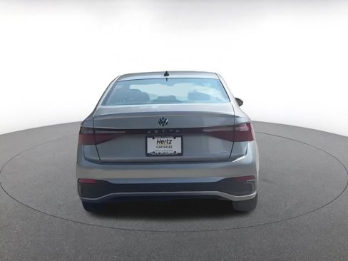 Used 2025 Volkswagen Jetta SE image 12