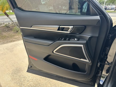 Used 2023 Kia Telluride S image 23