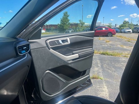 Used 2024 Ford Explorer XLT w/ Equipment Group 202A image 35