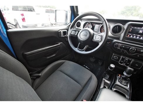 Used 2023 Jeep Gladiator Sport image 8