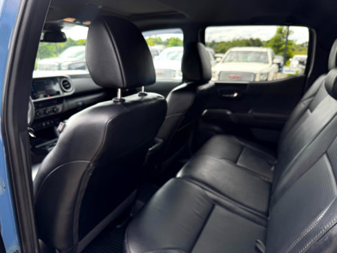 Used 2019 Toyota Tacoma TRD Sport image 15