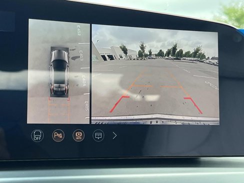 New 2026 Cadillac Lyriq Premium Luxury image 33