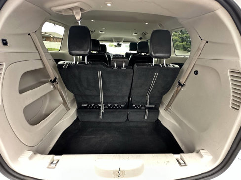 Used 2022 Chrysler Pacifica Touring-L image 15