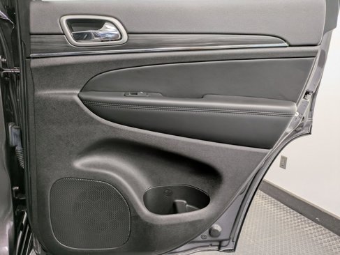 Used 2021 Jeep Grand Cherokee Laredo image 25