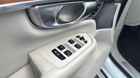 Used 2020 Volvo XC90 T6 Inscription w/ Protection Package image 16
