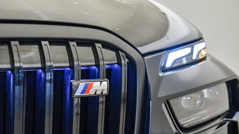 New 2026 BMW X7 M60i image 9