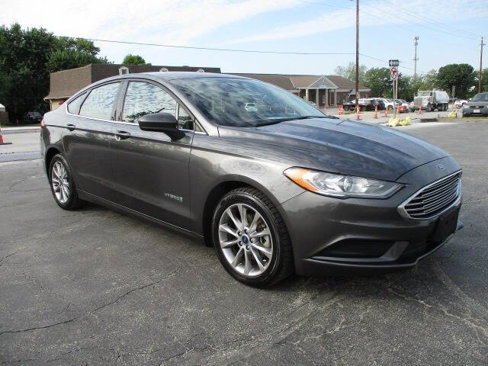 Used 2017 Ford Fusion S image 2