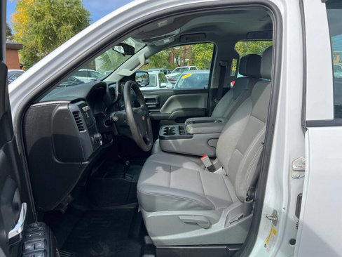 Used 2018 Chevrolet Silverado 1500 W/T w/ Trailering Package image 9
