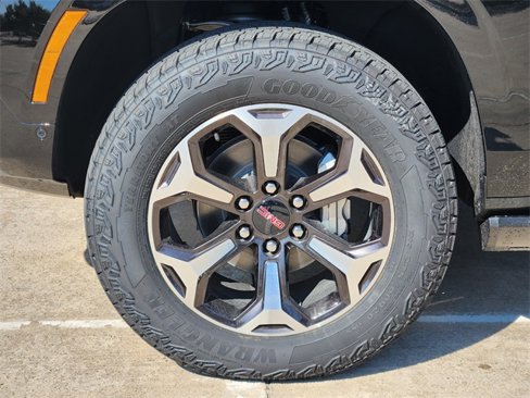 New 2026 GMC Yukon AT4 Ultimate w/ LPO, Floor Liner Package image 7