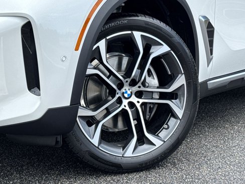 New 2026 BMW X5 xDrive40i w/ Premium Package image 14