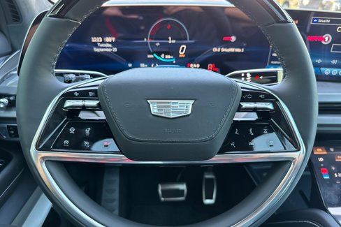 New 2026 Cadillac Vistiq Platinum image 24