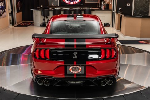 Used 2021 Ford Mustang Shelby GT500 w/ Carbon Fiber Track Pack image 15