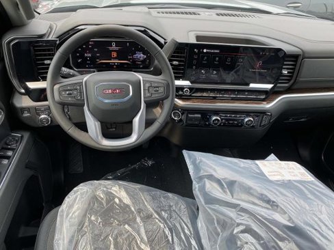 New 2026 GMC Sierra 1500 SLE w/ Preferred Package image 8