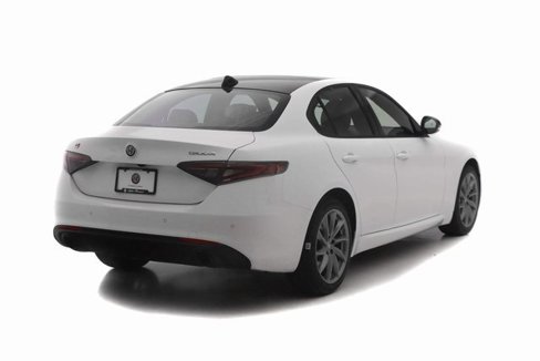 New 2024 Alfa Romeo Giulia Sprint image 4