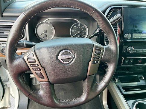 Used 2024 Nissan Titan Platinum Reserve image 11