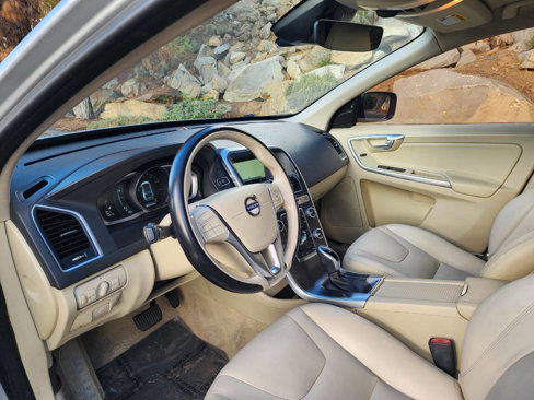 Used 2016 Volvo XC60 T5 Premier w/ Proximity Package image 26