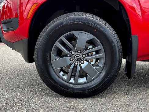 Certified 2025 Nissan Frontier SV image 7